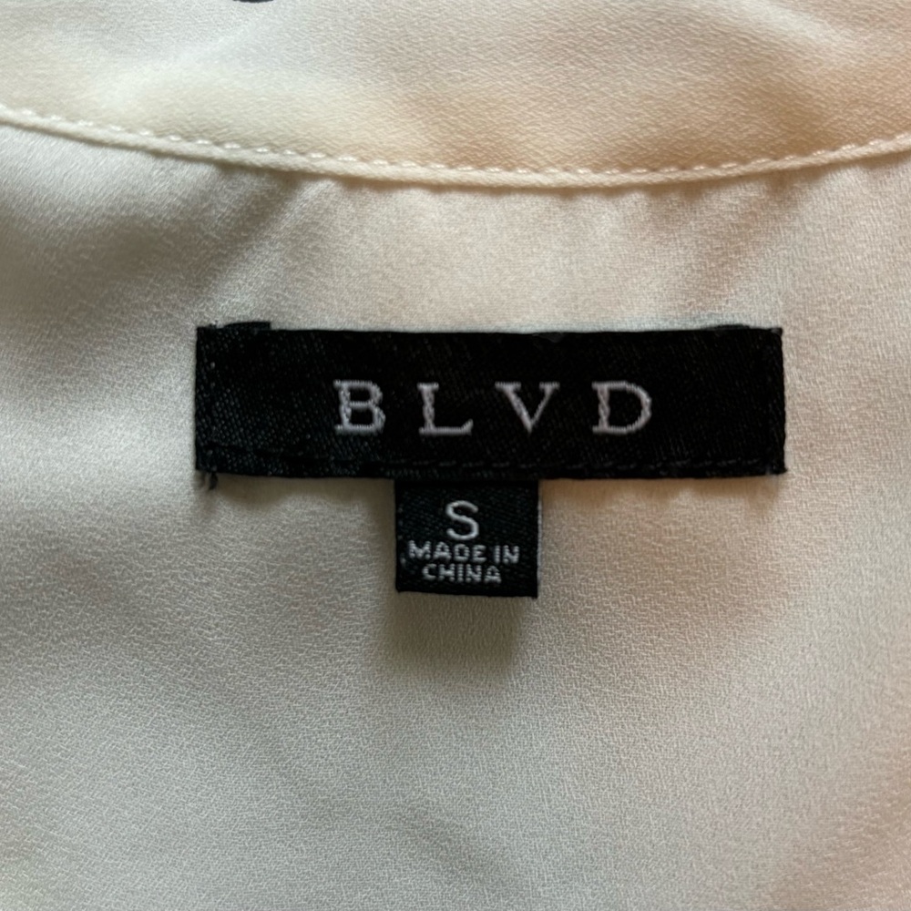 BLVD Ruffled Tie Neck Blouse - Picture 6 of 7